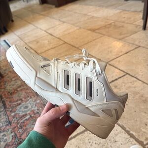 Men’s adidas Midcity size 10